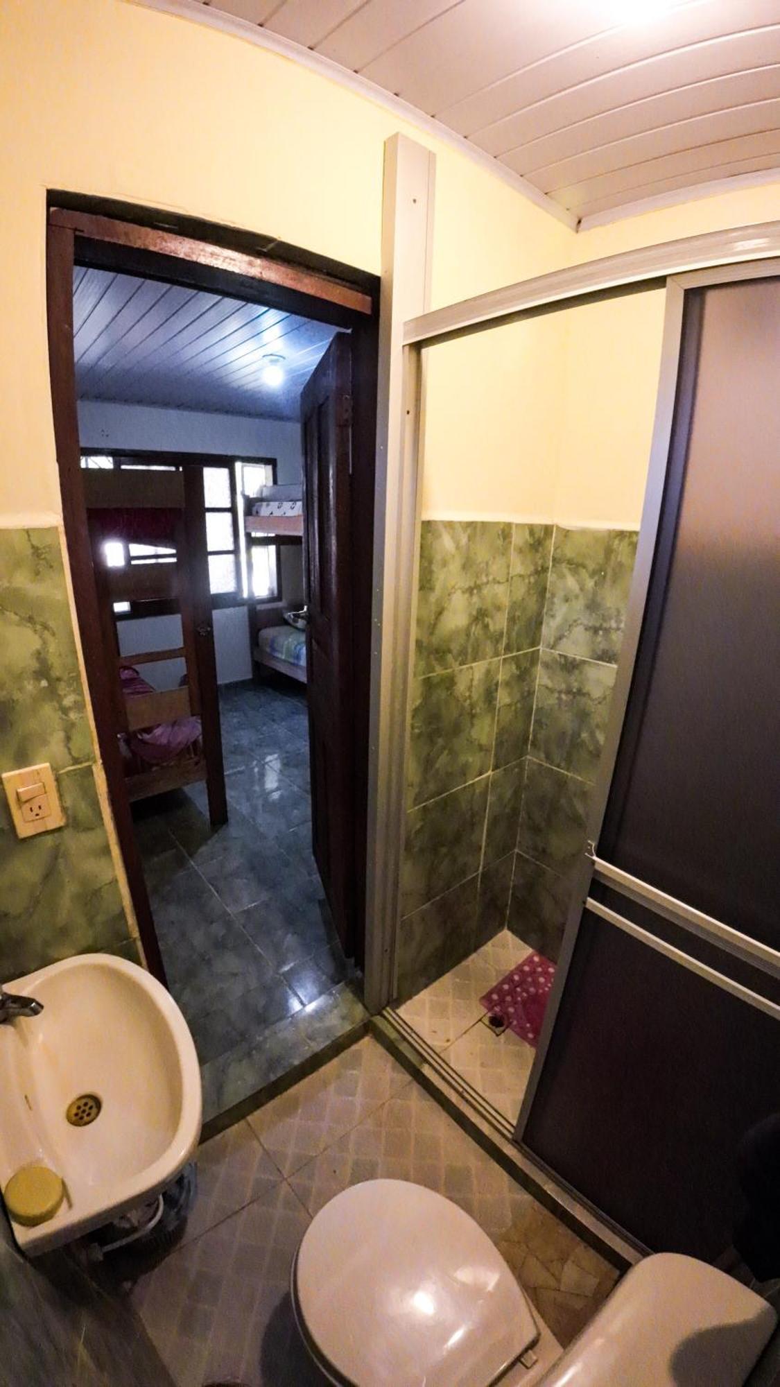 Capibara Guest House Leticia Exterior photo