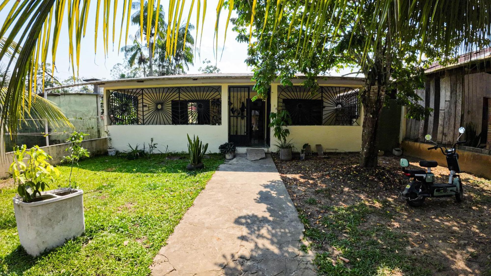 Capibara Guest House Leticia Exterior photo